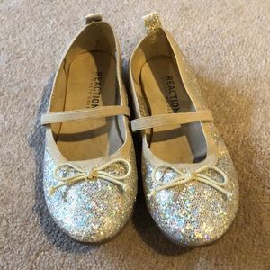 Girls gold dress shoes, size 11